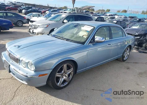 2007 Jaguar Xj Xj8 L z USA, uszkodzony, nr VIN SAJWA79B27SH14767